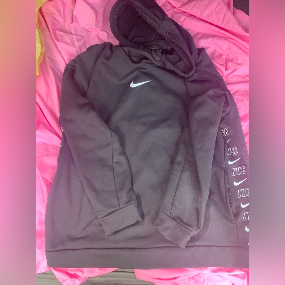 Women’s size m Nike pullover hoodie